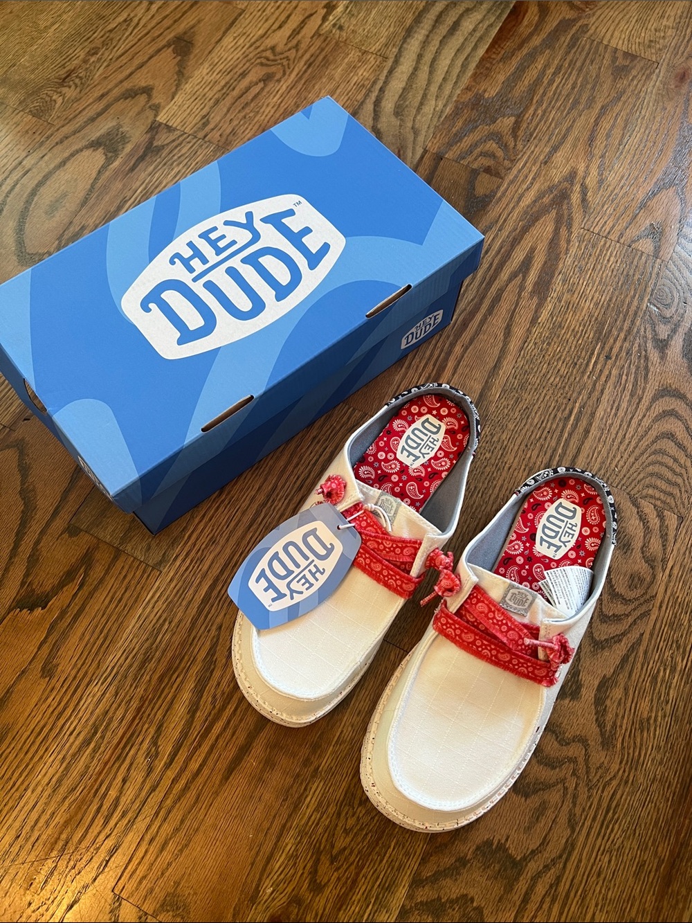 brand new hey dudes